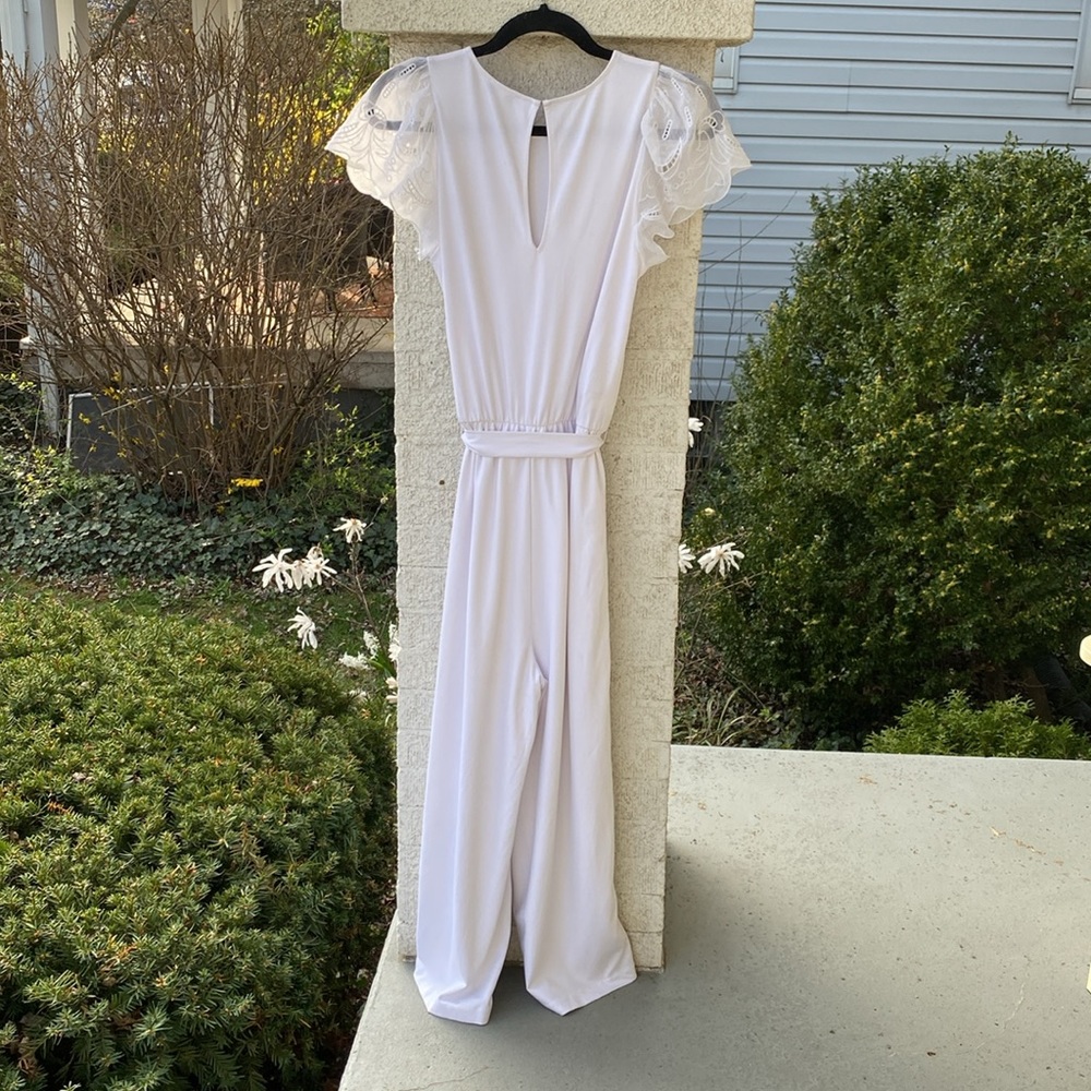 Express true white jumpsuit NWOT Size - Small - Picture 2 of 5
